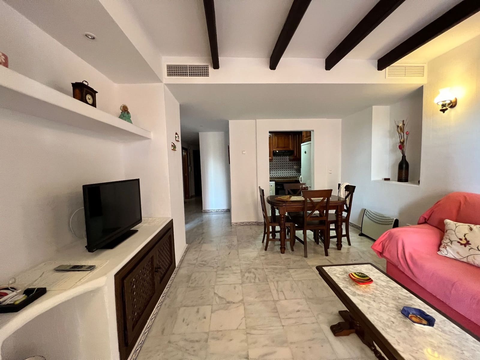 Appartement de 2 chambres à louer à Torrevieja avec piscine garage - 800 € (Ref: 9390202)