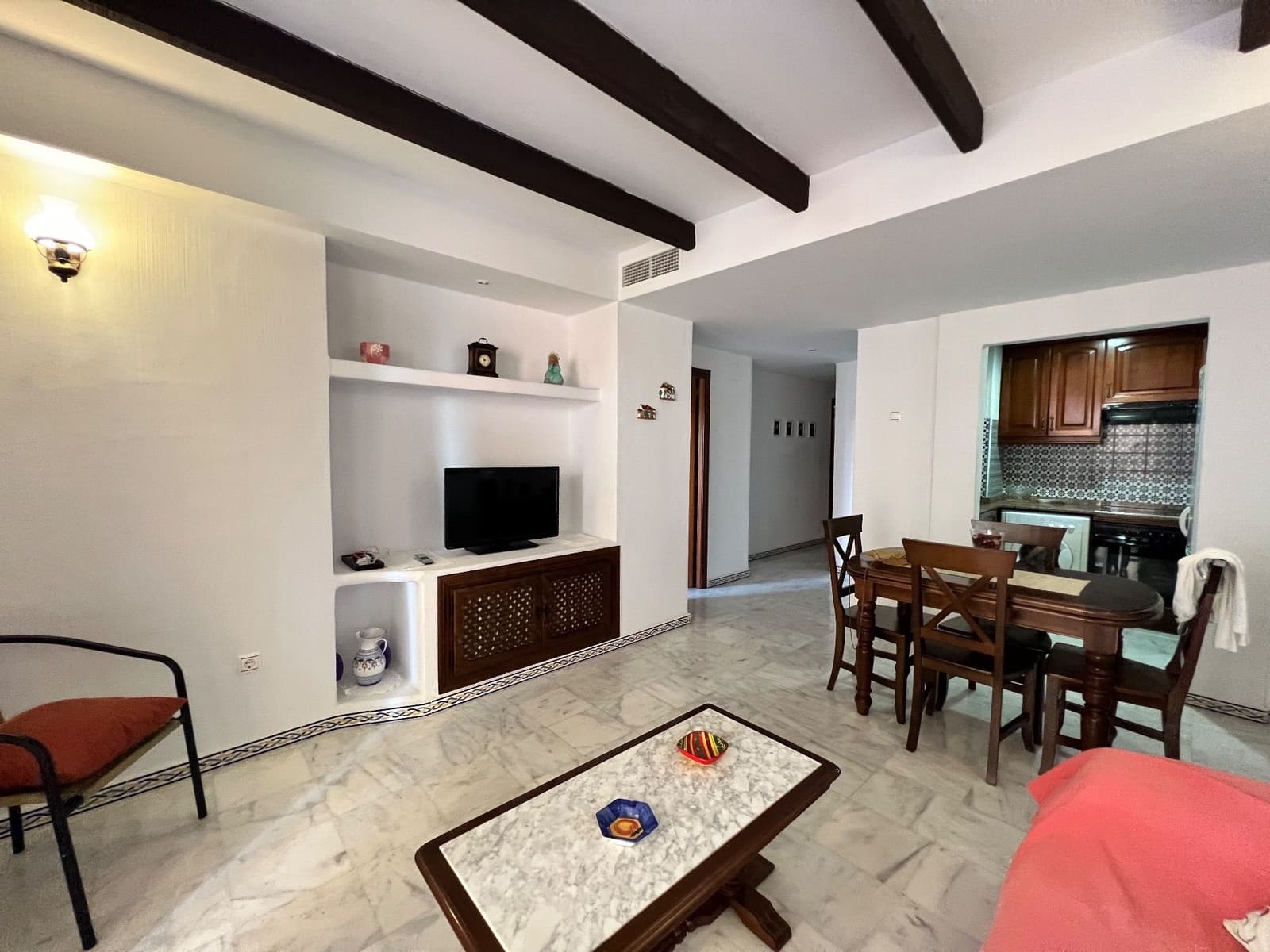 Appartement de 2 chambres à louer à Torrevieja avec piscine garage - 800 € (Ref: 9390202)