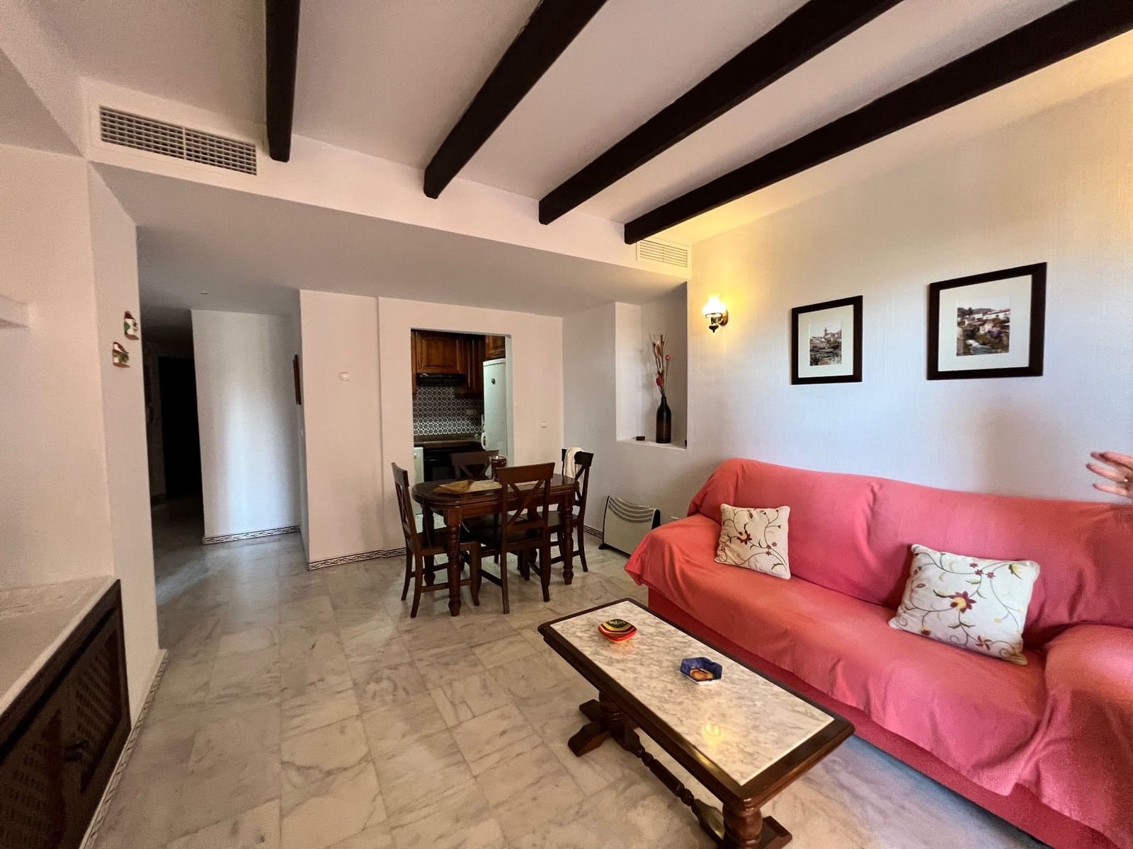 Appartement de 2 chambres à louer à Torrevieja avec piscine garage - 800 € (Ref: 9390202)