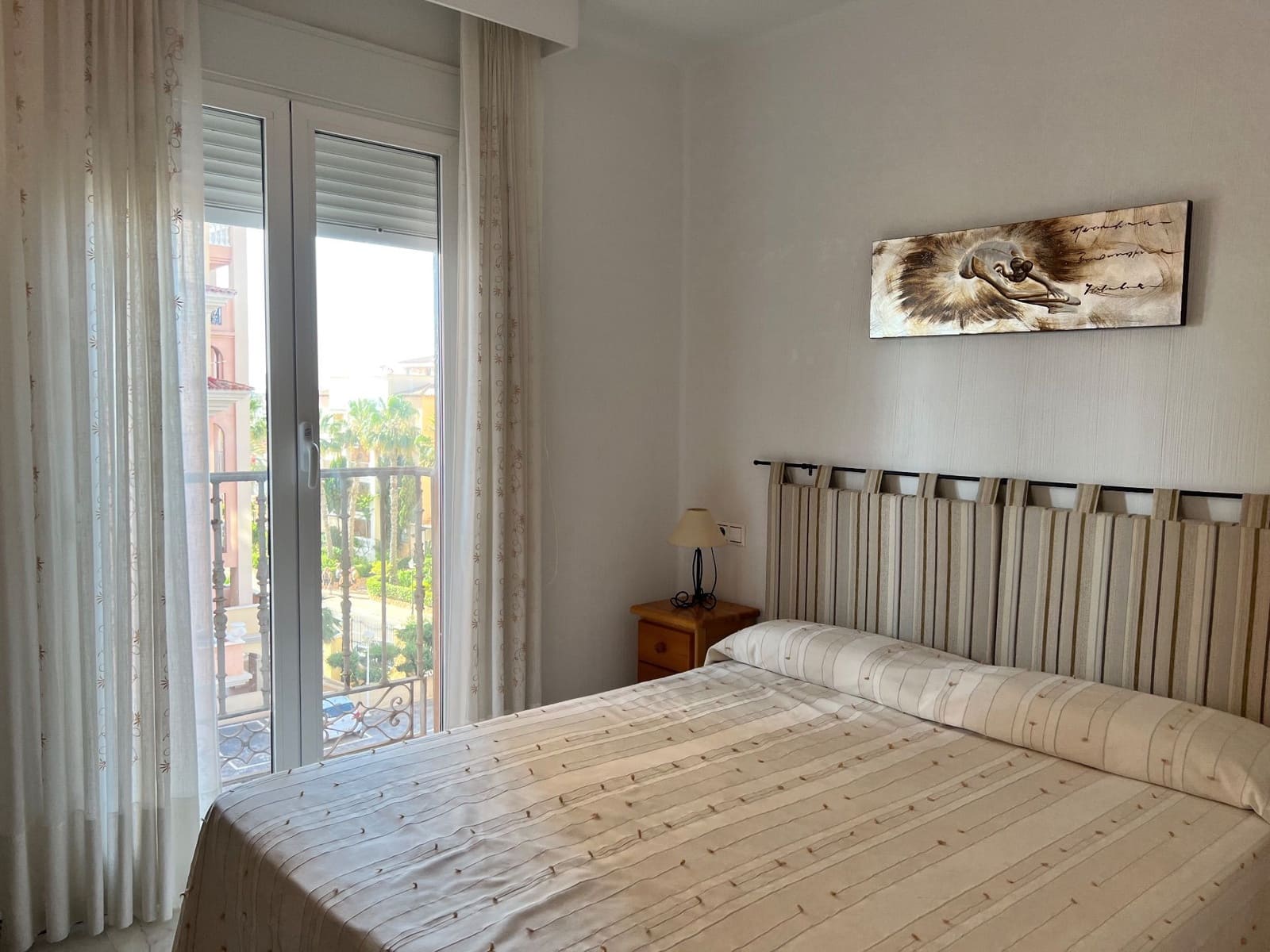 Appartement de 2 chambres à louer à Torrevieja avec piscine garage - 800 € (Ref: 9390202)