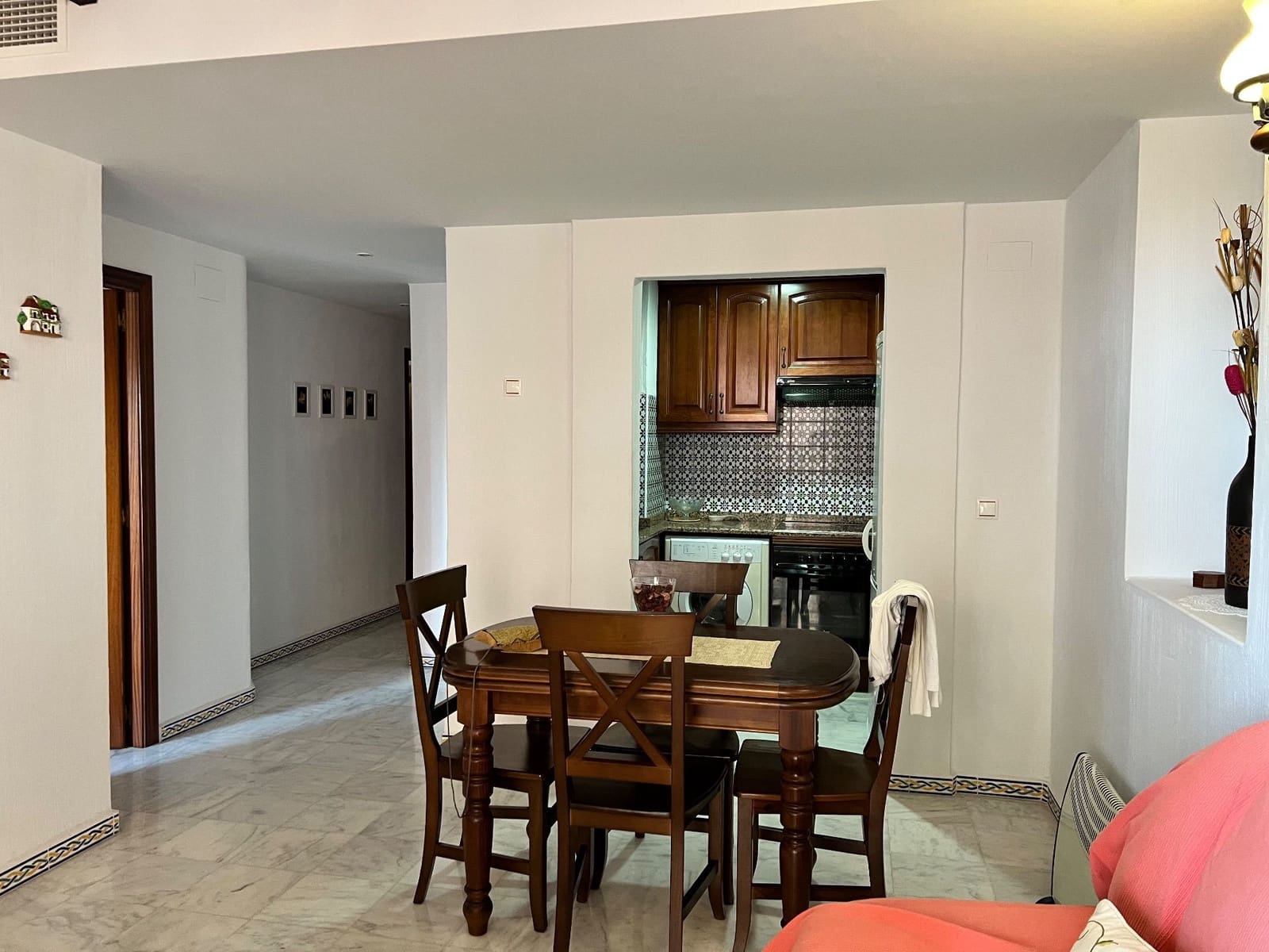 Appartement de 2 chambres à louer à Torrevieja avec piscine garage - 800 € (Ref: 9390202)