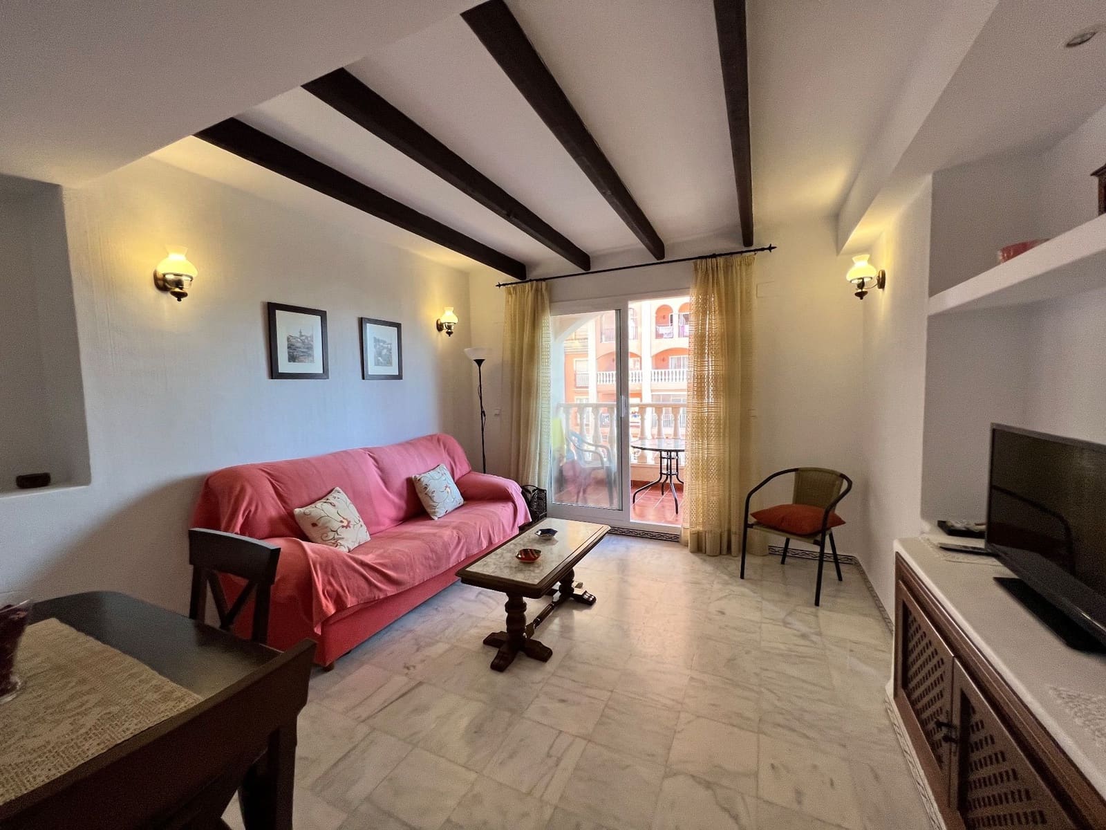 Appartement de 2 chambres à louer à Torrevieja avec piscine garage - 800 € (Ref: 9390202)