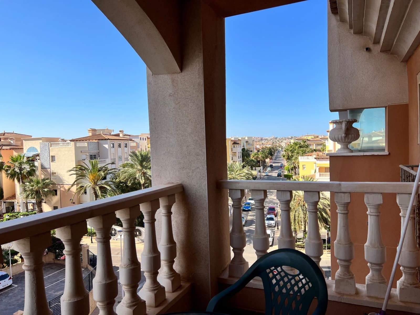 Appartement de 2 chambres à louer à Torrevieja avec piscine garage - 800 € (Ref: 9390202)