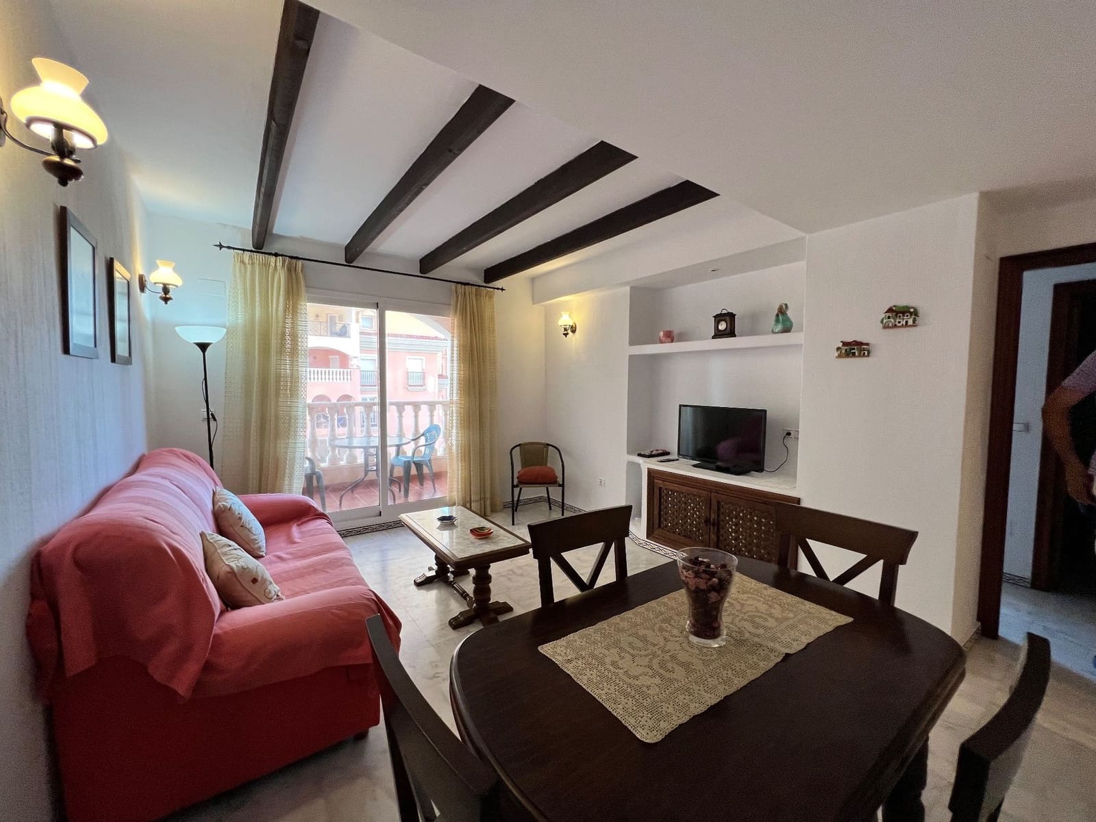 Appartement de 2 chambres à louer à Torrevieja avec piscine garage - 800 € (Ref: 9390202)