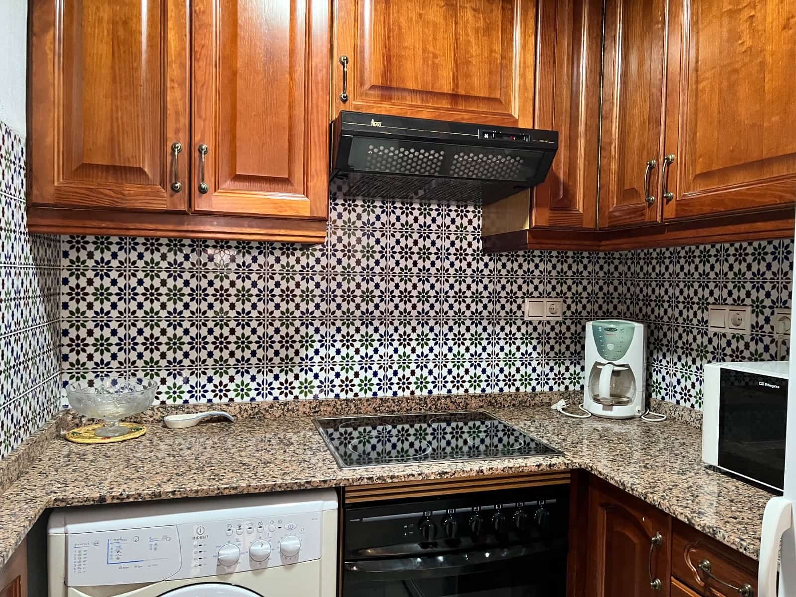 Appartement de 2 chambres à louer à Torrevieja avec piscine garage - 800 € (Ref: 9390202)