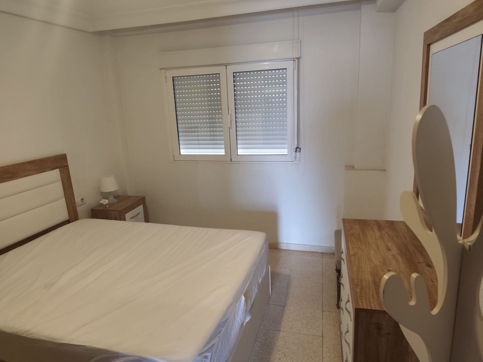 Apartamento de 3 habitaciones en Torrevieja en alquiler con garaje - 850 € (Ref: 9461143)