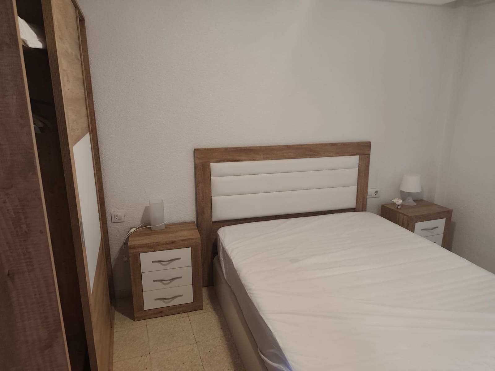 Apartamento de 3 habitaciones en Torrevieja en alquiler con garaje - 850 € (Ref: 9461143)