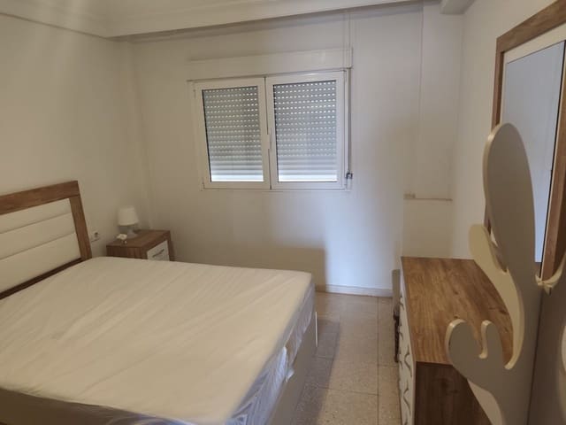 Apartamento de 3 habitaciones en Playa del Cura, Torrevieja en alquiler con garaje - 850 € (Ref: 9461143)