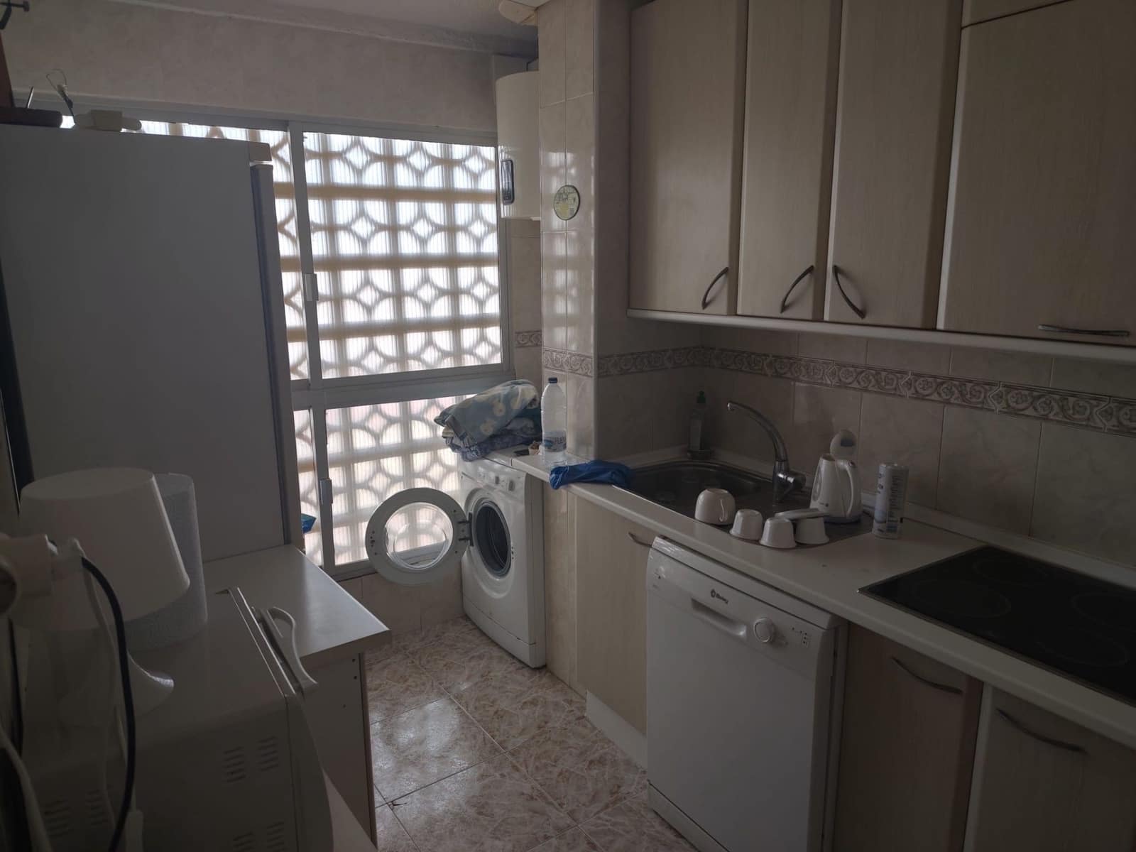 Apartamento de 3 habitaciones en Torrevieja en alquiler con garaje - 850 € (Ref: 9461143)