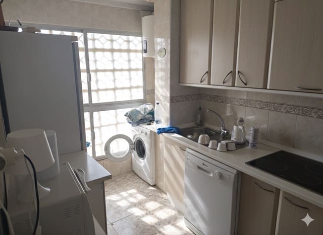 3 bedroom Apartment for rent in Playa del Cura, Torrevieja with garage - € 850 (Ref: 9461143)