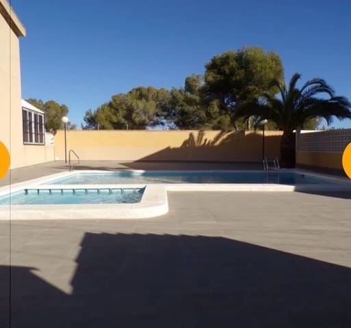 1 bedroom Apartment for rent in Villamartin, Orihuela with pool - € 700 (Ref: 9481887)