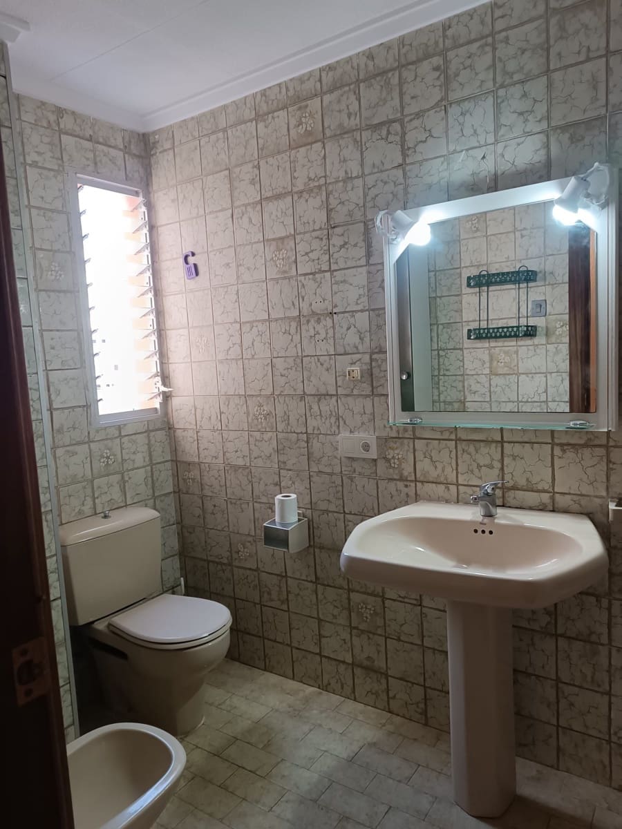 3 bedroom Apartment for rent in Torrevieja - € 750 (Ref: 9491103)