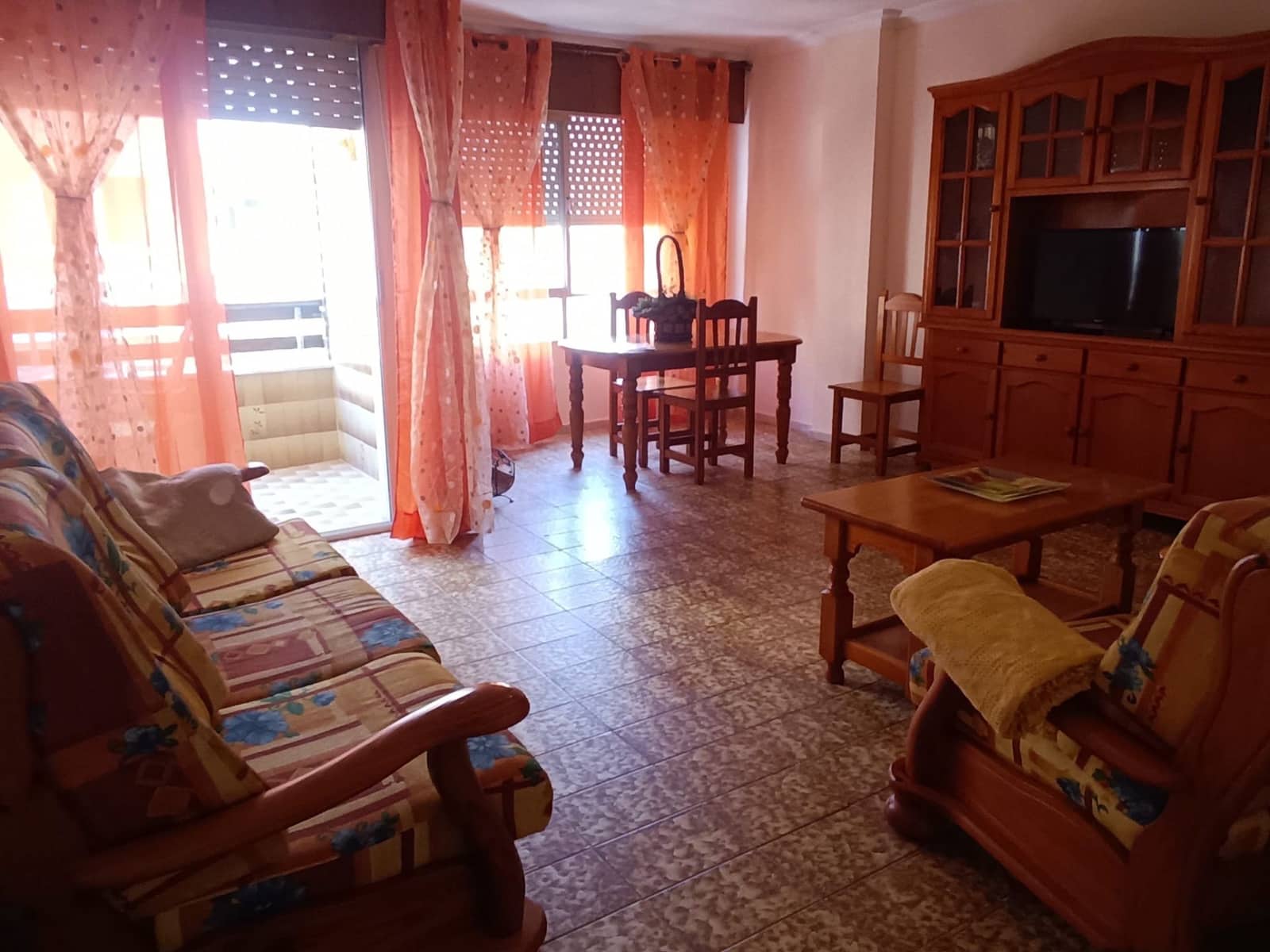 3 bedroom Apartment for rent in Torrevieja - € 750 (Ref: 9491103)