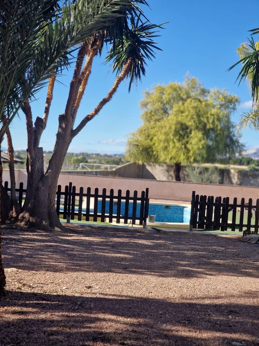 Finca/Casa Rural de 4 habitaciones en Albatera en alquiler con piscina garaje - 1.300 € (Ref: 9496889)