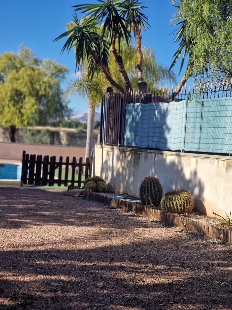 Finca/Casa Rural de 4 habitaciones en Albatera en alquiler con piscina garaje - 1.300 € (Ref: 9496889)