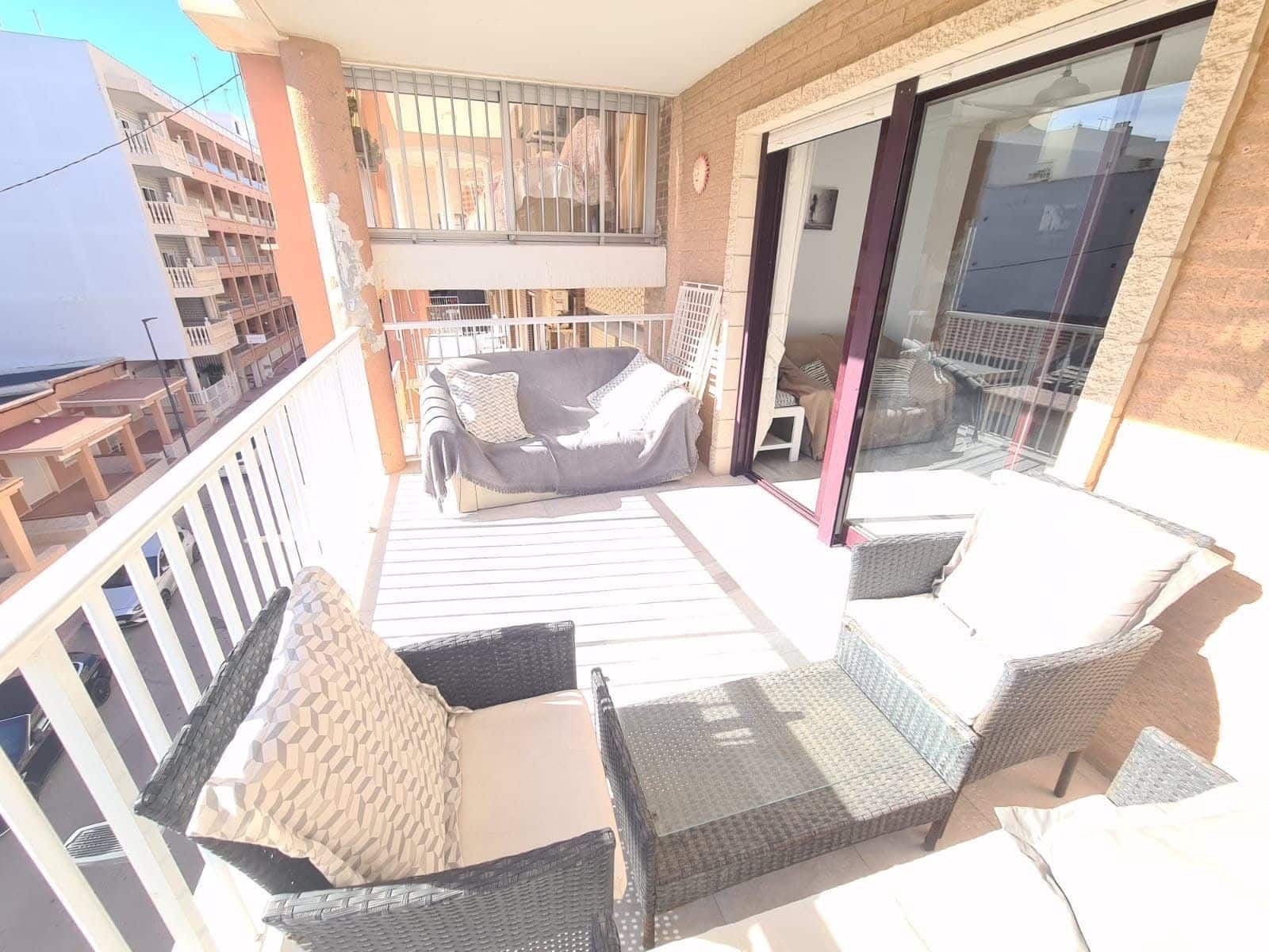 2 soveværelse Lejlighed til leje i Guardamar del Segura - € 700 (Ref: 9543103)