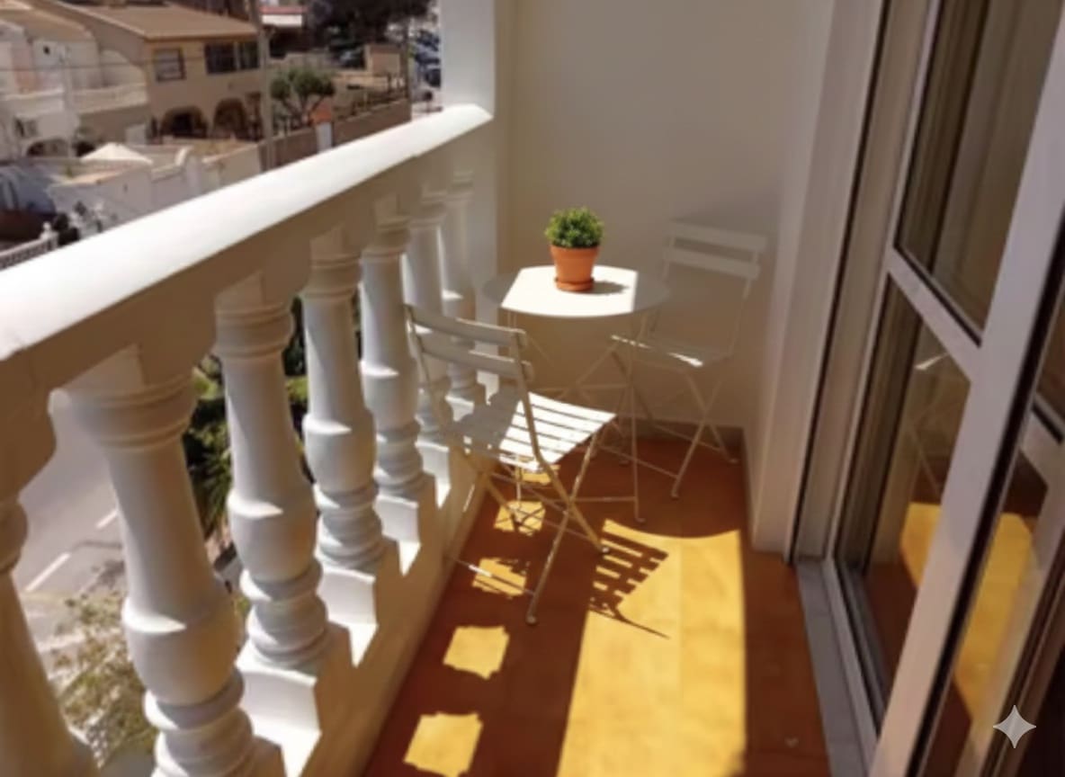 2 makuuhuone Huoneisto vuokrattavana paikassa Torrevieja mukana uima-altaan - 800 € (Ref: 9547718)