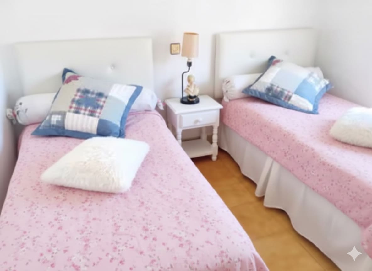 2 makuuhuone Huoneisto vuokrattavana paikassa Torrevieja mukana uima-altaan - 800 € (Ref: 9547718)