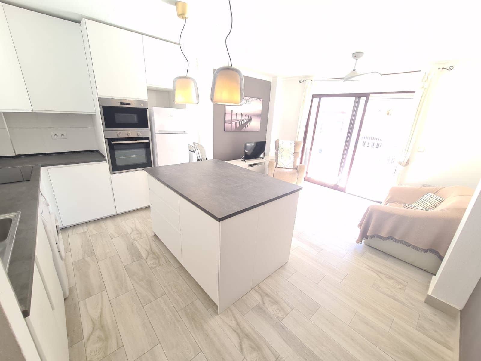 2 soveværelse Lejlighed til leje i Guardamar del Segura - € 700 (Ref: 9547719)