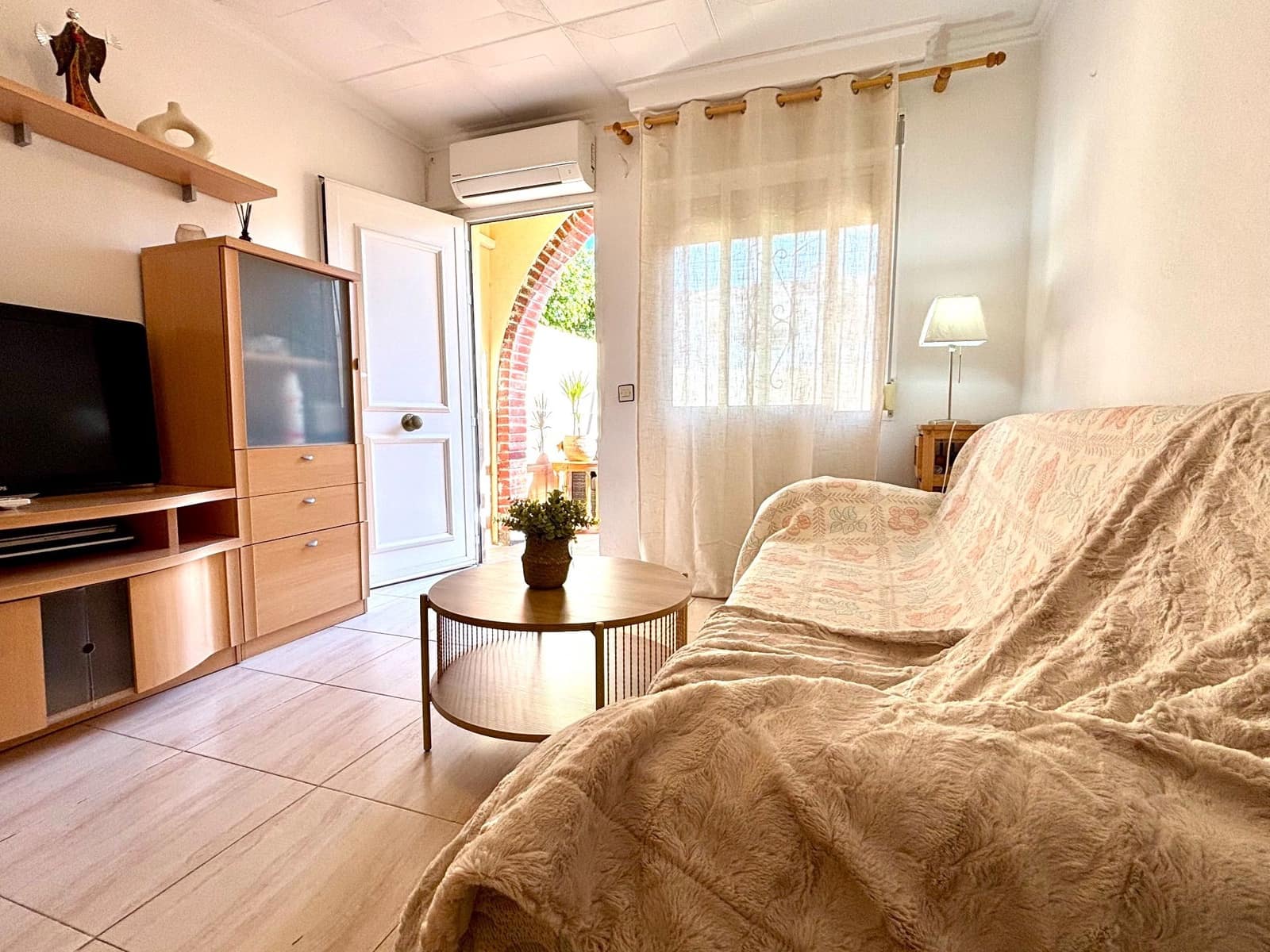 2 soveværelse Bungalow til leje i Torrevieja - € 700 (Ref: 9570702)