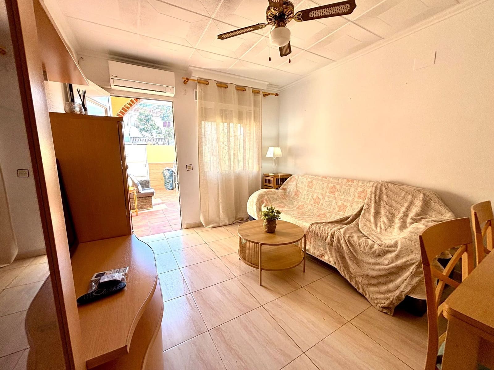 2 bedroom Bungalow for rent in Torrevieja - € 650 (Ref: 9594700)