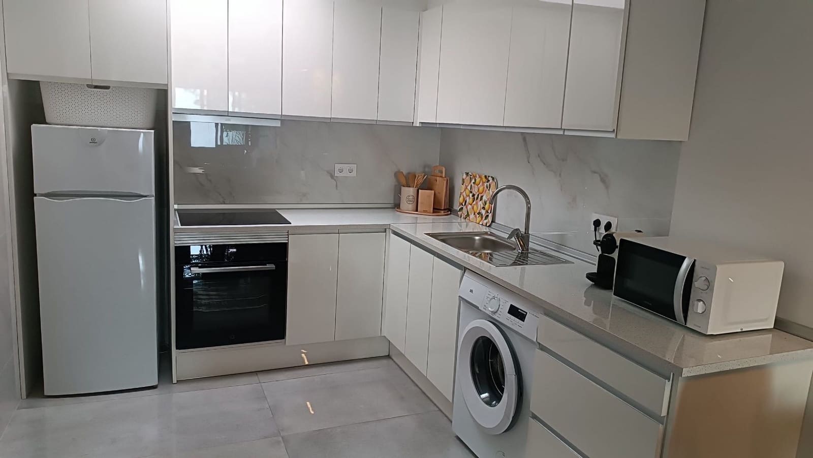 2 sovrum Bungalow att hyra i Torrevieja - 700 € (Ref: 9594700)