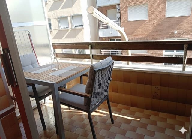 Appartement de 3 chambres à louer à Centro, Torrevieja - 700 € (Ref: 9594701)
