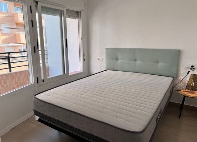 2 bedroom Townhouse for rent in El Chaparral - La Siesta - La Torreta, Torrevieja - € 750 (Ref: 9602551)