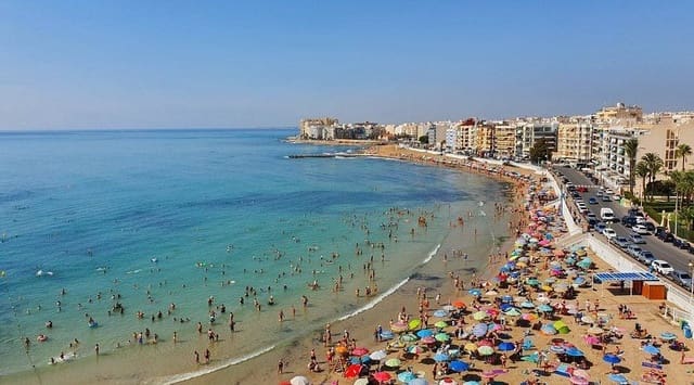 1 soveværelse Lejlighed til leje i Playa de los Locos, Torrevieja - € 700 (Ref: 9614765)