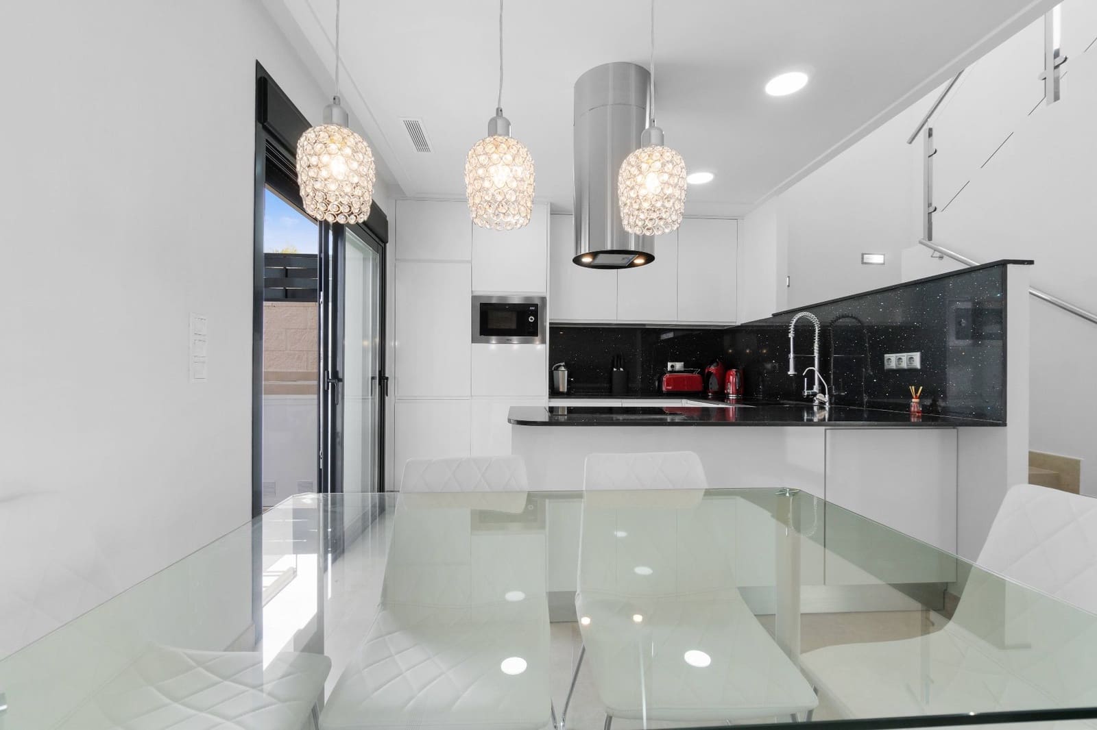 3 bedroom Villa for rent in Benijofar with pool garage - € 2,100 (Ref: 9620783)