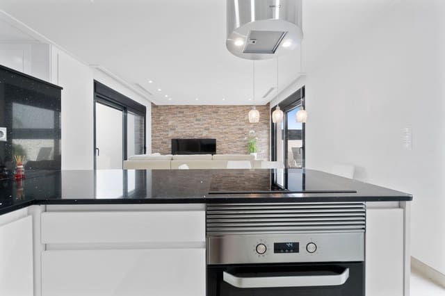 3 bedroom Villa for rent in Benijófar with pool garage - € 2,100 (Ref: 9620783)