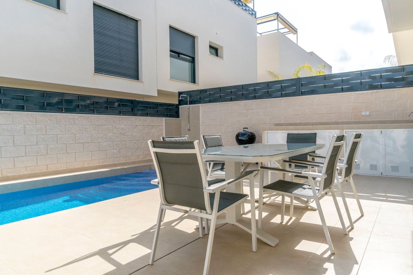 3 bedroom Villa for rent in Benijofar with pool garage - € 2,100 (Ref: 9620783)