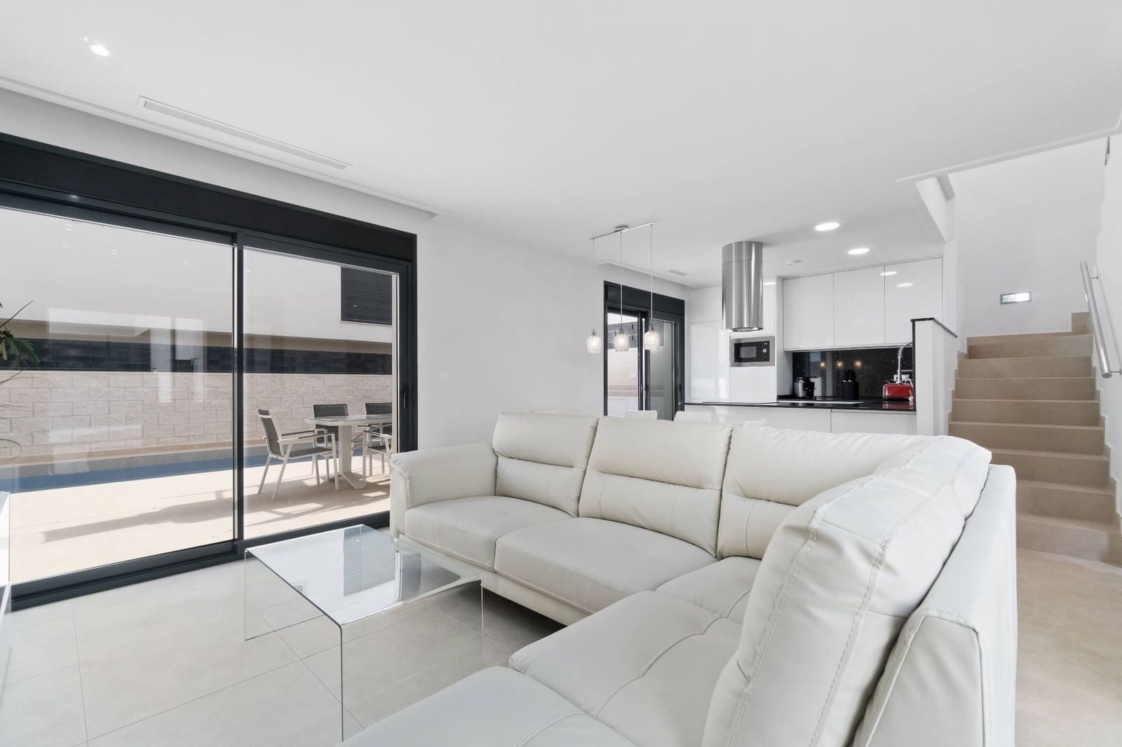 3 bedroom Villa for rent in Benijofar with pool garage - € 2,100 (Ref: 9620783)