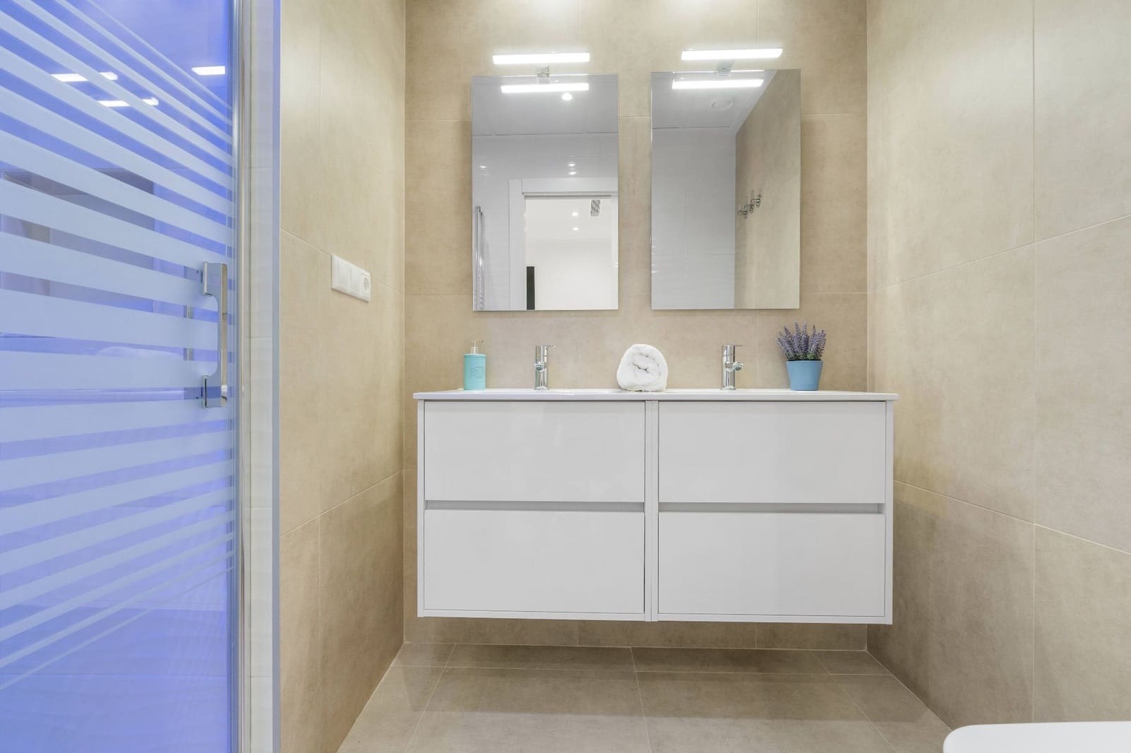 3 bedroom Villa for rent in Benijofar with pool garage - € 2,100 (Ref: 9620783)