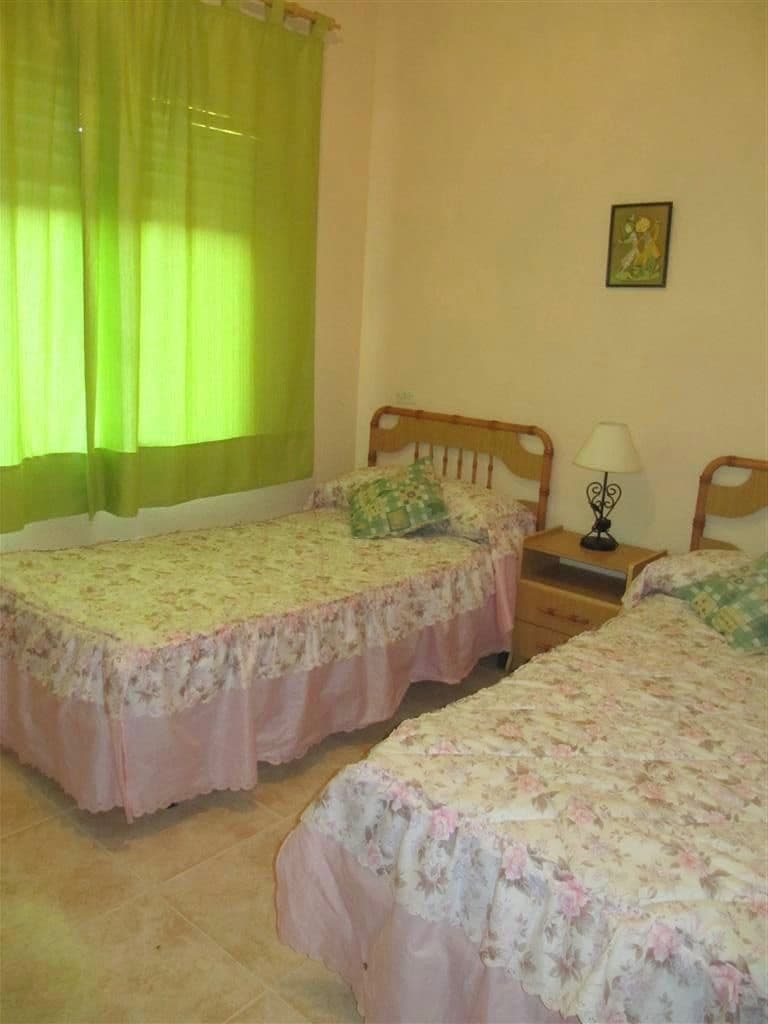 2 soverom Villa til leie i Campoamor med svømmebasseng garasje - € 700 (Ref: 9633920)