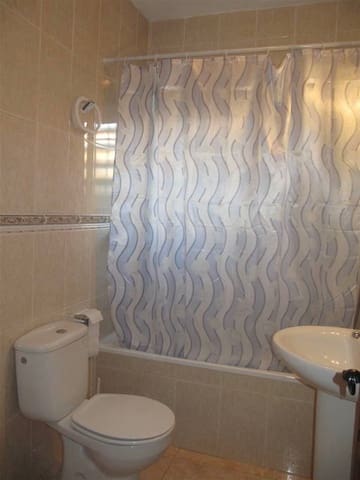 2 bedroom Villa for rent in Dehesa de Campoamor, Orihuela with pool garage - € 700 (Ref: 9633920)