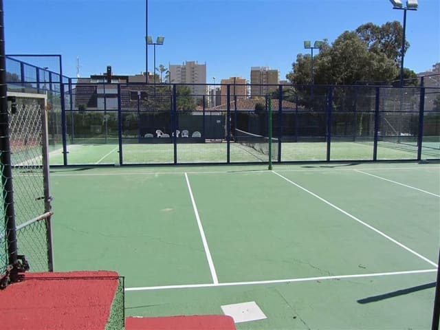 2 soverom Villa til leie i Dehesa de Campoamor, Orihuela med svømmebasseng garasje - € 700 (Ref: 9633920)