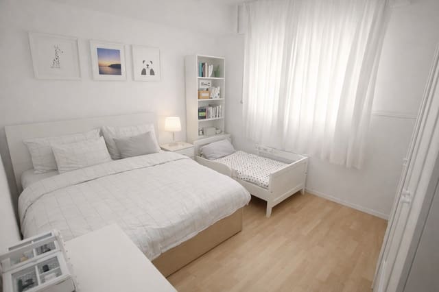 Apartamento de 3 habitaciones en Centro, Torrevieja en alquiler - 850 € (Ref: 9658368)