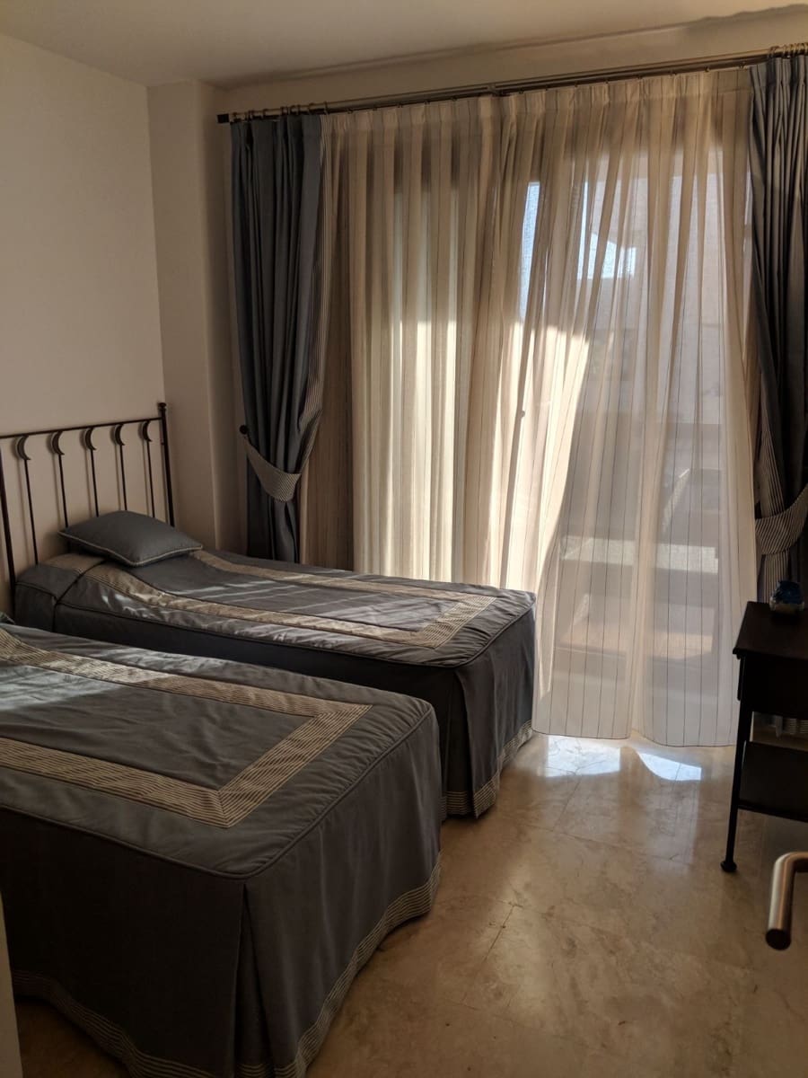 2 camera da letto Appartamento da affittare in Orihuela Costa con piscina garage - 1.300 € (Rif: 9663394)