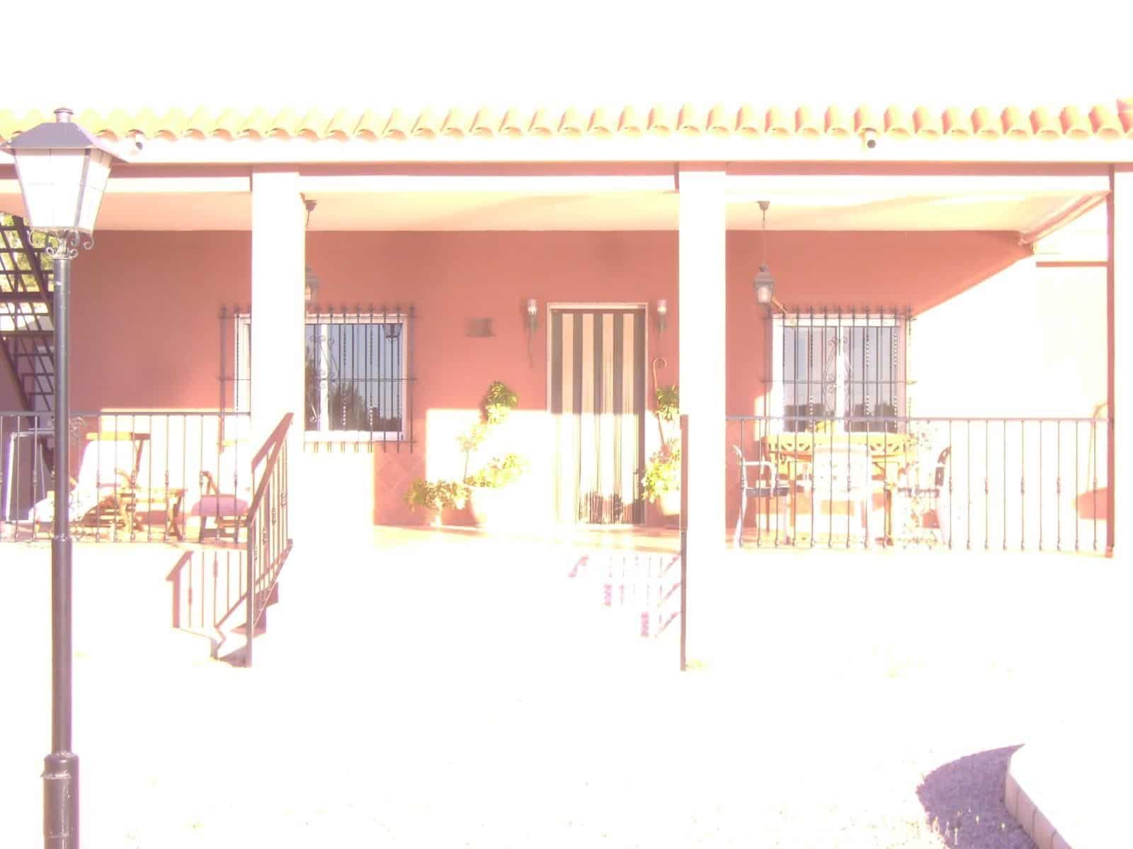 3 bedroom Villa for rent in Crevillente / Crevillent with garage - € 1,700 (Ref: 9698161)