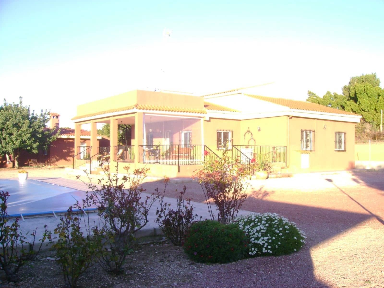 3 bedroom Villa for rent in Crevillente / Crevillent with garage - € 1,700 (Ref: 9698161)