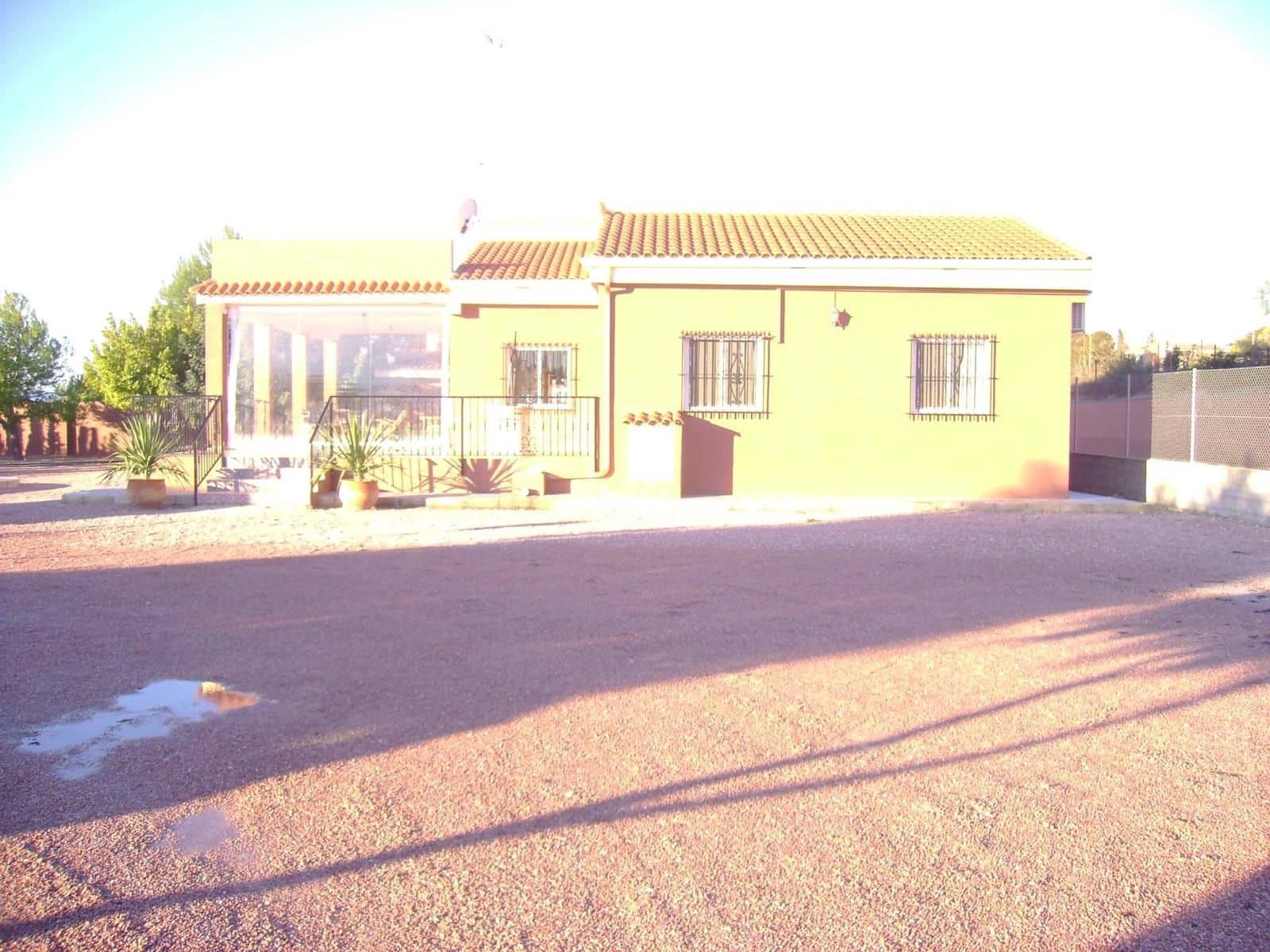 3 bedroom Villa for rent in Crevillente / Crevillent with garage - € 1,700 (Ref: 9698161)
