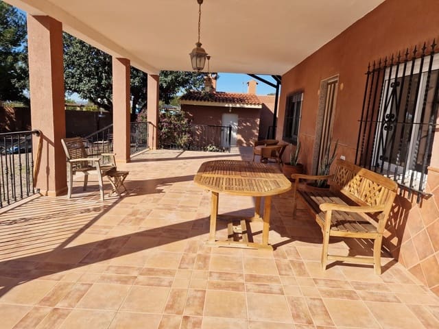 3 makuuhuone Huvila vuokrattavana paikassa Crevillente / Crevillent mukana 
autotalli - 1 580 € (Ref: 9698161)