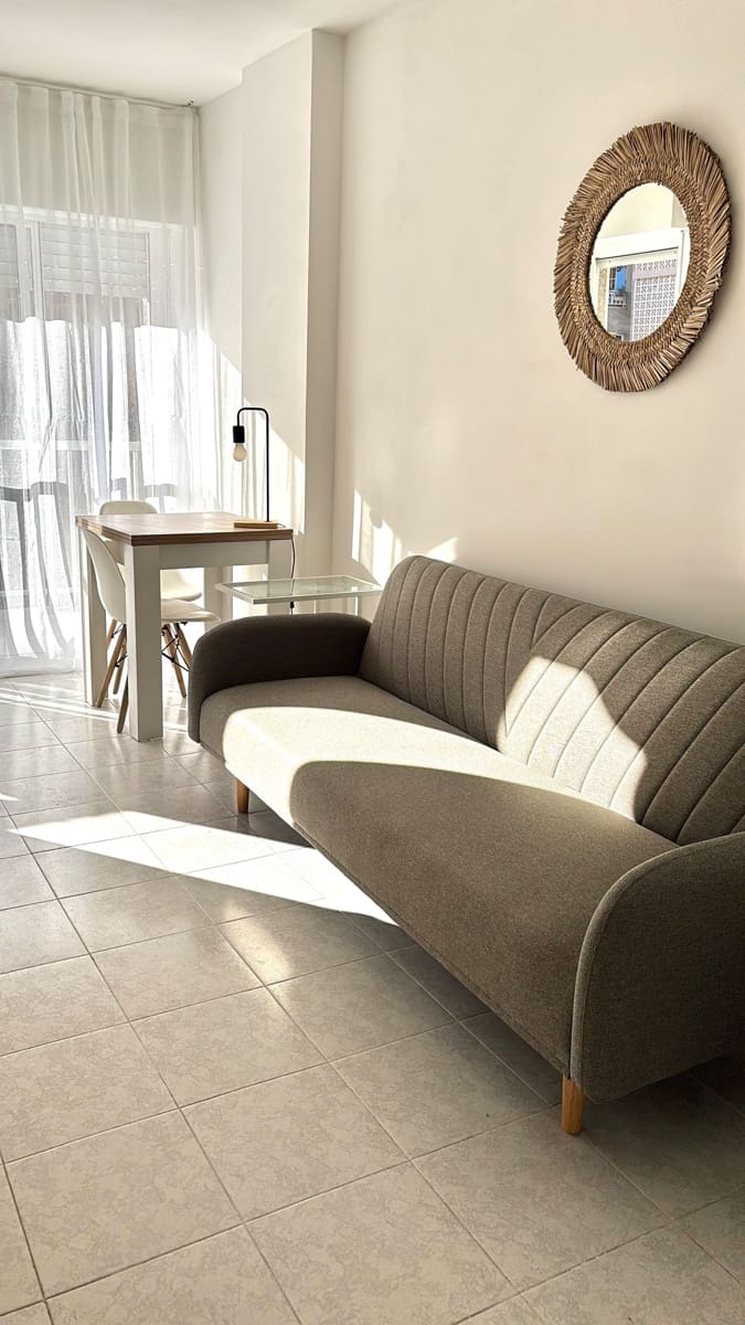 1 bedroom Apartment for rent in Torrevieja - € 750 (Ref: 9700473)