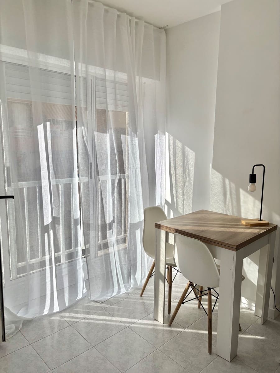 1 bedroom Apartment for rent in Torrevieja - € 750 (Ref: 9700473)