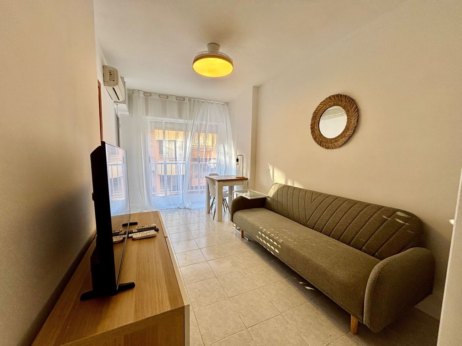 1 bedroom Apartment for rent in Torrevieja - € 750 (Ref: 9700473)