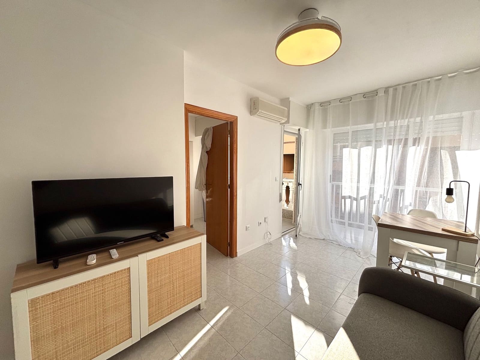 1 bedroom Apartment for rent in Torrevieja - € 750 (Ref: 9700473)