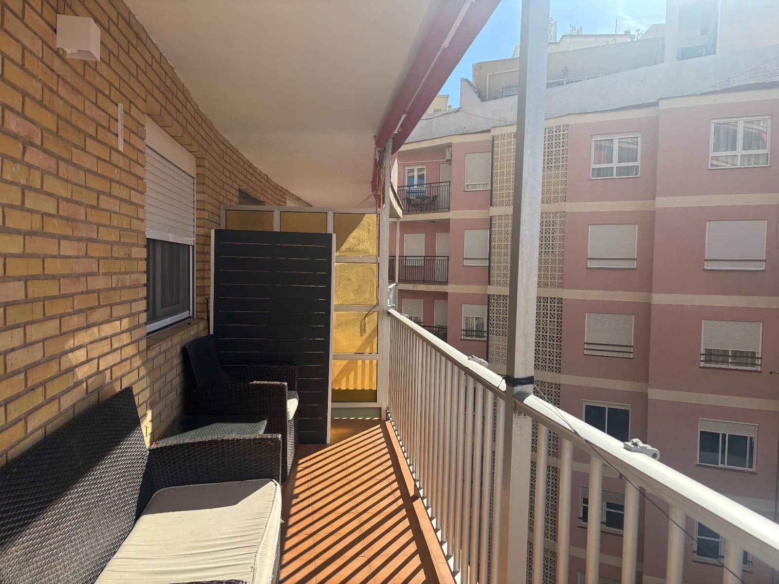 3 soverom Leilighet til leie i Torrevieja med garasje - € 850 (Ref: 9719524)