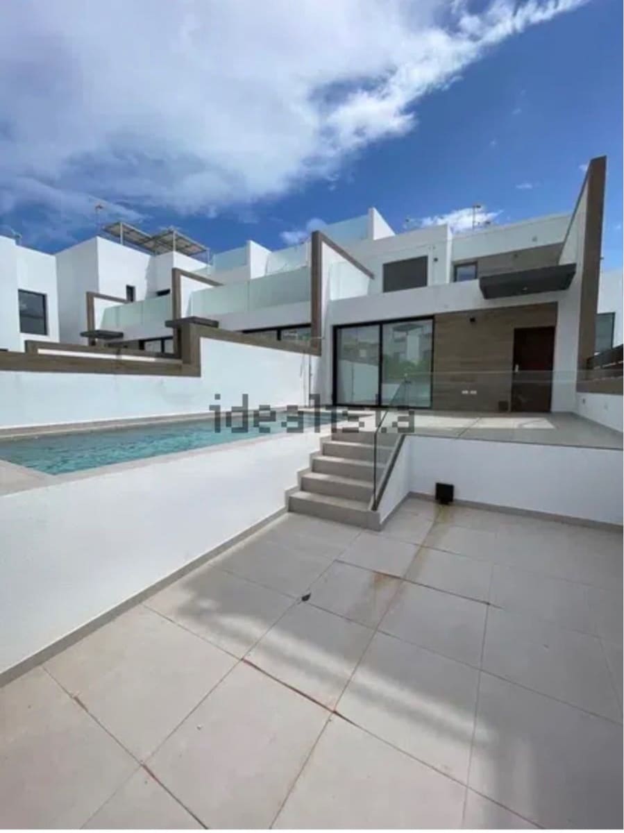 4 bedroom Villa for rent in Benijofar with pool garage - € 2,350 (Ref: 9728590)