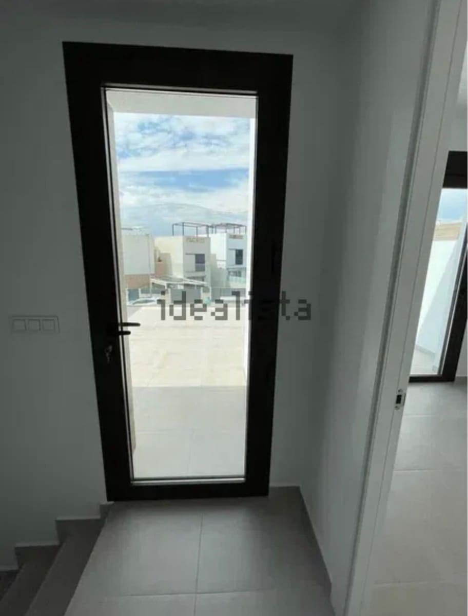 4 bedroom Villa for rent in Benijofar with pool garage - € 2,350 (Ref: 9728590)